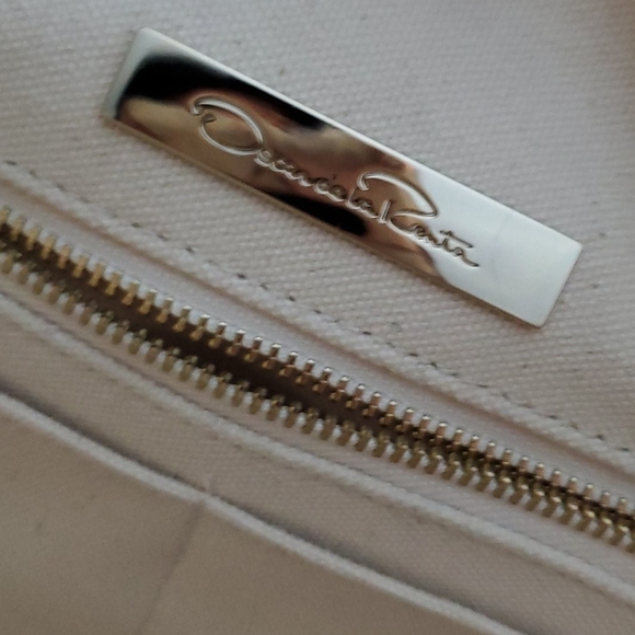 Oscar De La Renta Cream & White Floral Tote - Picture 4 of 7